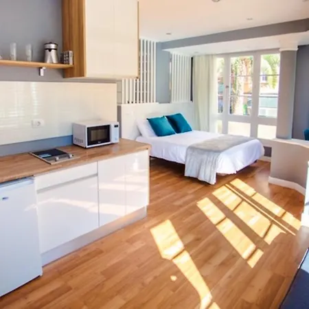 Studio In With Wonderful City View Terrace And Wifi 300 M From The Beach Διαμέρισμα